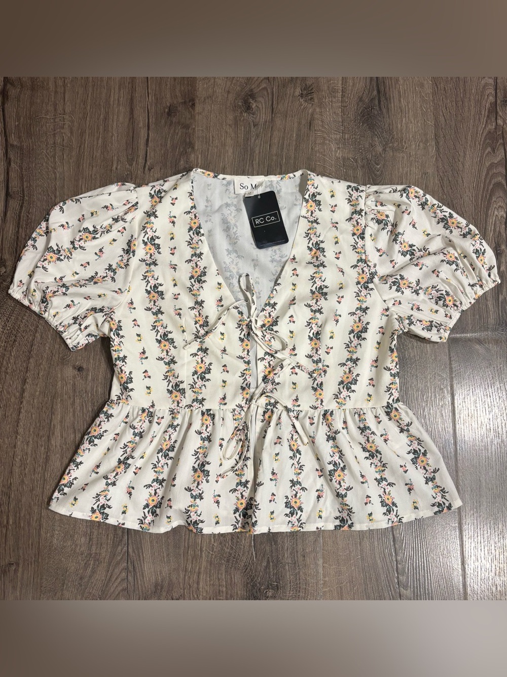 SO ME Floral Print Tie Front Shirred Hem Blouse Puffed Sleeve Women’s size Med